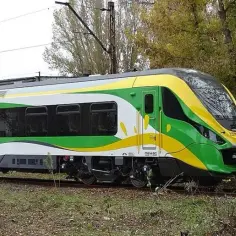 Koleje Mazowieckie: Jak sprawdzić opóźnienia pociągów? Porady