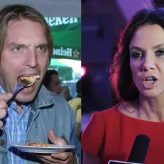 Tomasz Lis zdrada? Dziennikarz je coś na talerzu, obok kobieta w czerwonej sukience.