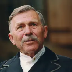 Portret Krzysztofa Siemiona, syna Wojciecha, z charakterystycznym wąsem i w eleganckim stroju.
