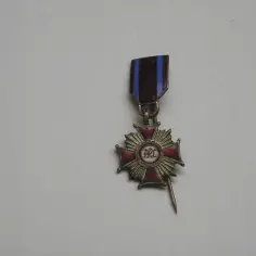Krzyż Zasługi PRL: Poznaj historię tego odznaczenia już w 5 faktach