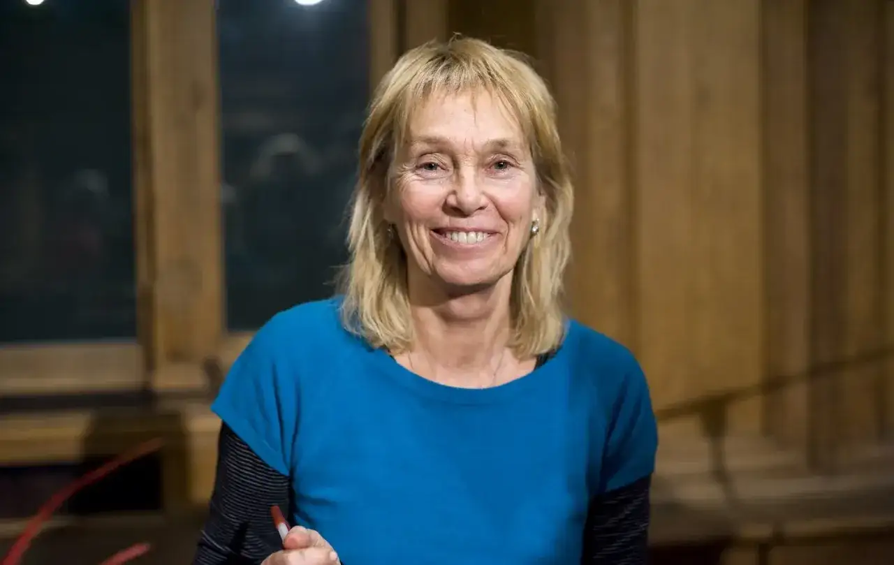 Uśmiechnięta Małgorzata Braunek, która mimo choroby zachowała pogodę ducha.