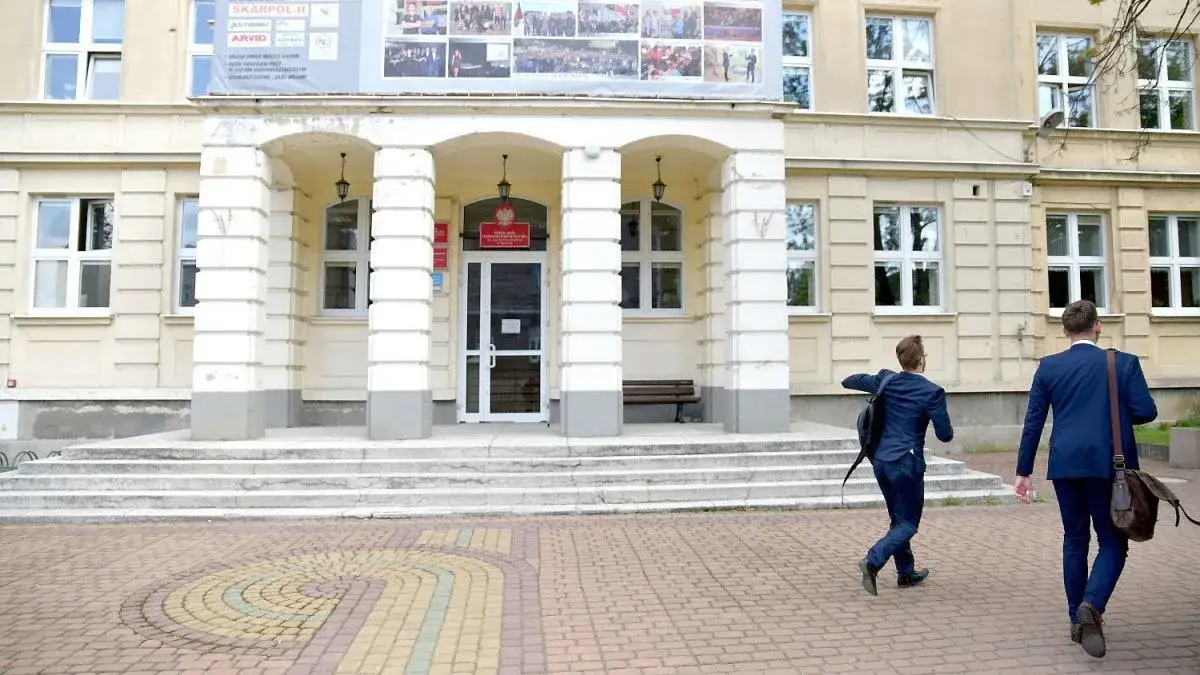Zdjęcie 13 LO Radom: Które liceum wybrać dla swojego dziecka w mieście?