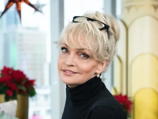 Adrianna Biedrzyńska: Metamorfozy fryzur i sekret jej urody