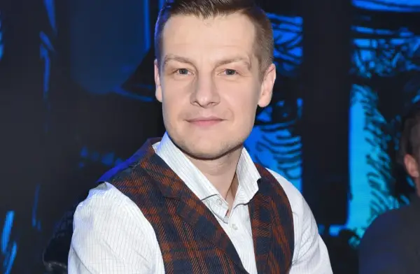 Rafał Mroczek: Żona Magdalena Czech, córka Zofia. Kim jest?