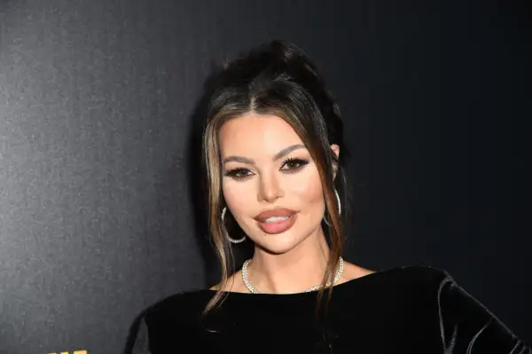 Justyna Gradek wiek i biografia – odkryj fascynujące życie modelki